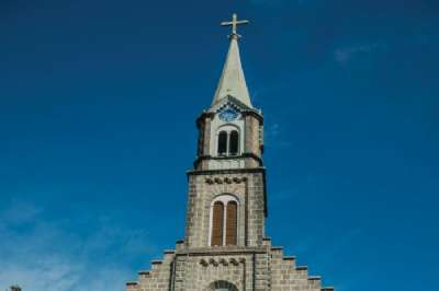 vecteezy_gramado-brazil-july-21-2019-church-facade-with-steeple__138.jpg